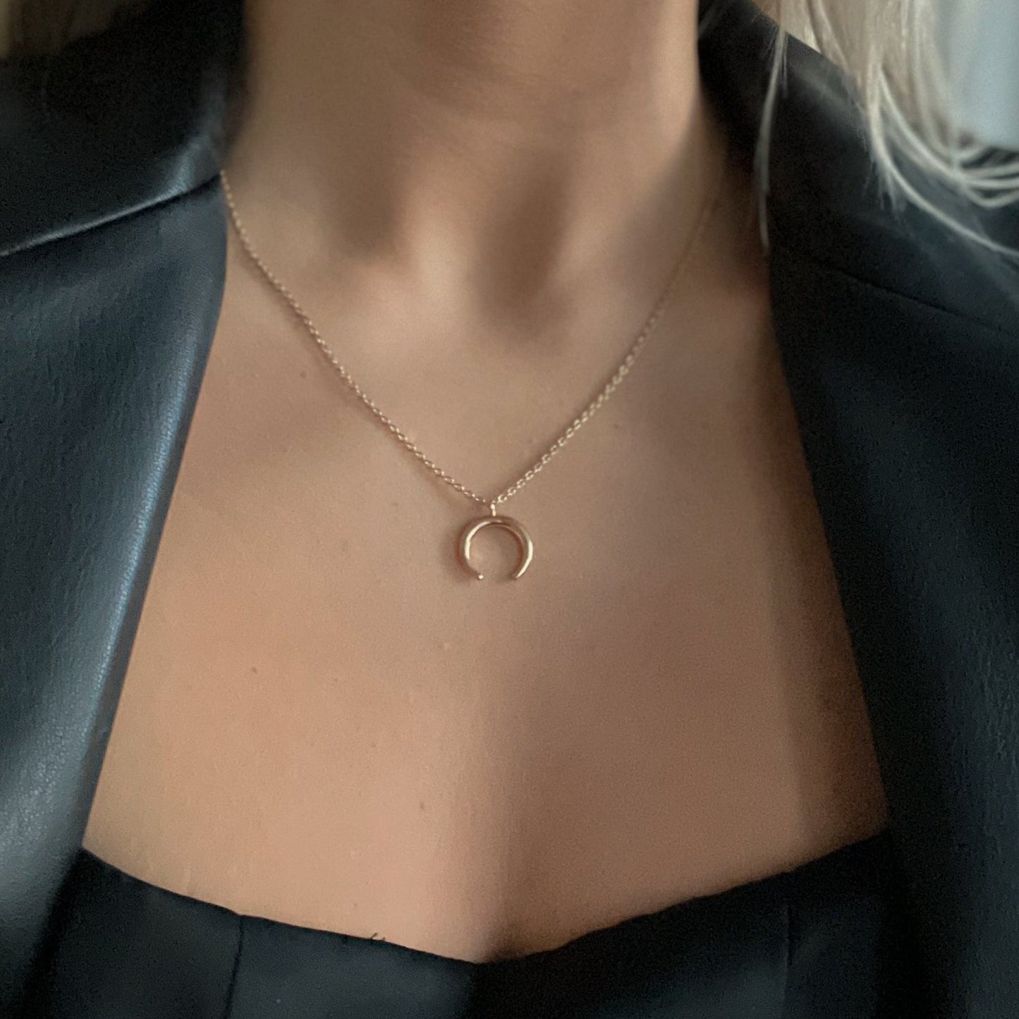 Collier Croissant Cornu